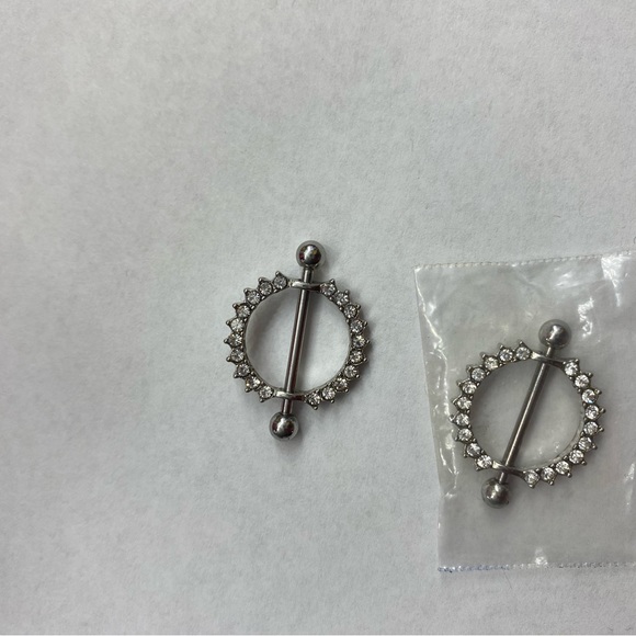 Stainless Steel Round Nipple Shield Ring & Nipple Barbell Bar Body Piercing 14G - Picture 1 of 4